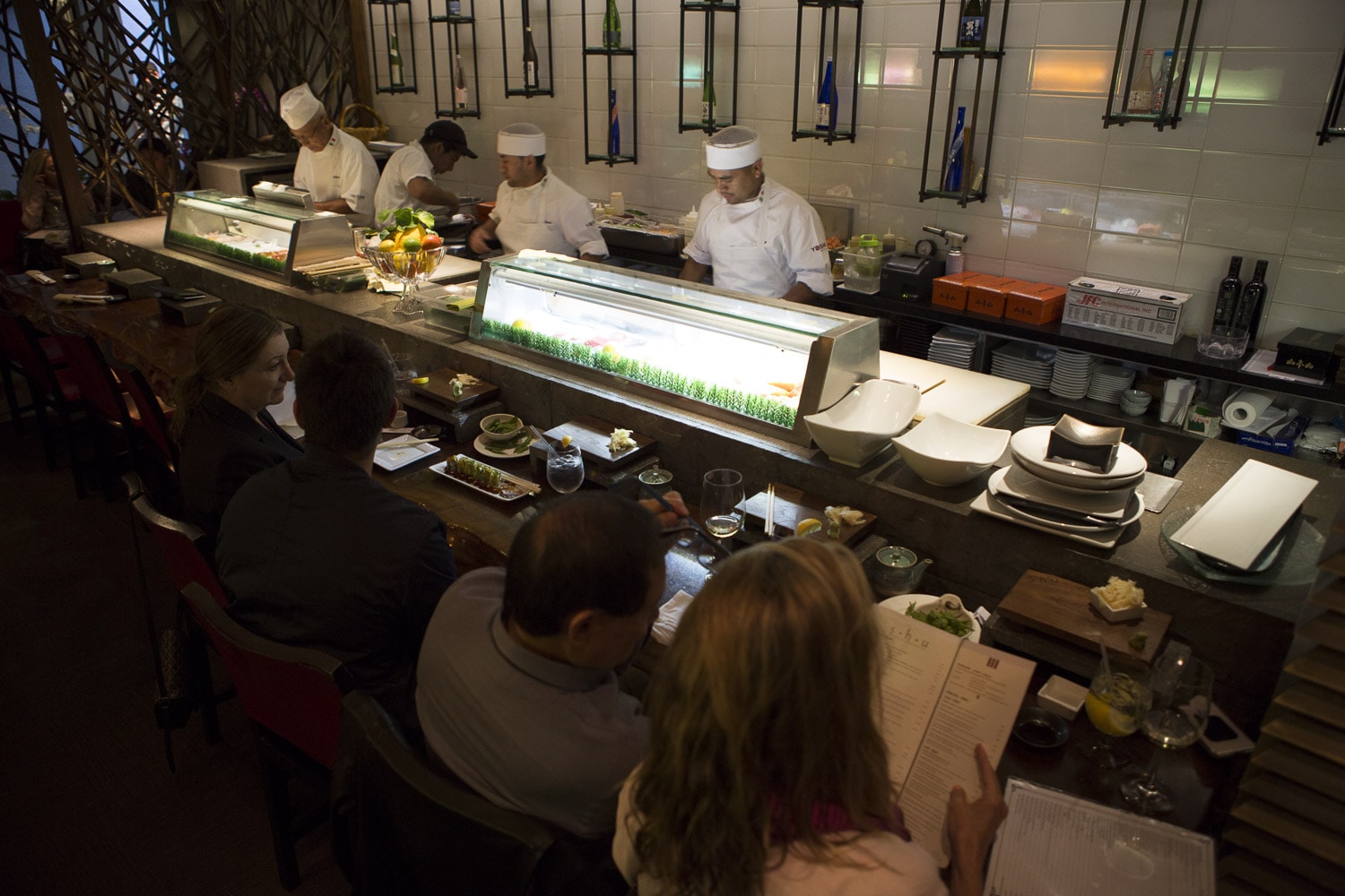 Sushi House Unico Kitchen 7 cook1 Sushi House Unico Dining